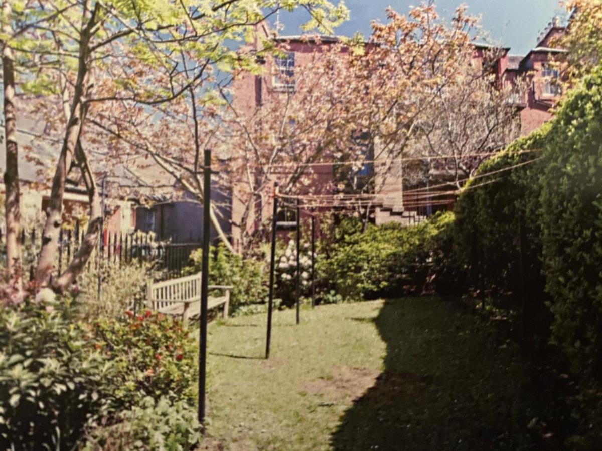 Ferienwohnung The Cosy Courtyard EDI Exterior foto